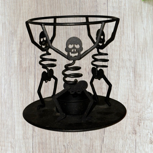 PartyLite Mr. Bones HALLOWEEN Aroma Melts Wax Warmer Retired P8603 Black Metal. - Picture 16 of 16